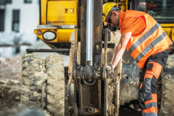 Why Construction Equipment Reliability Depends on Proper Parts