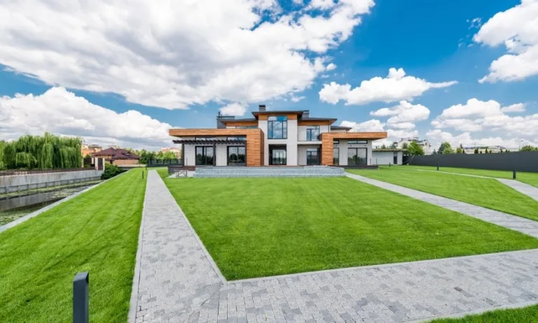 How Landscaping Decisions Quietly Shape What Your Home Is Actually Worth