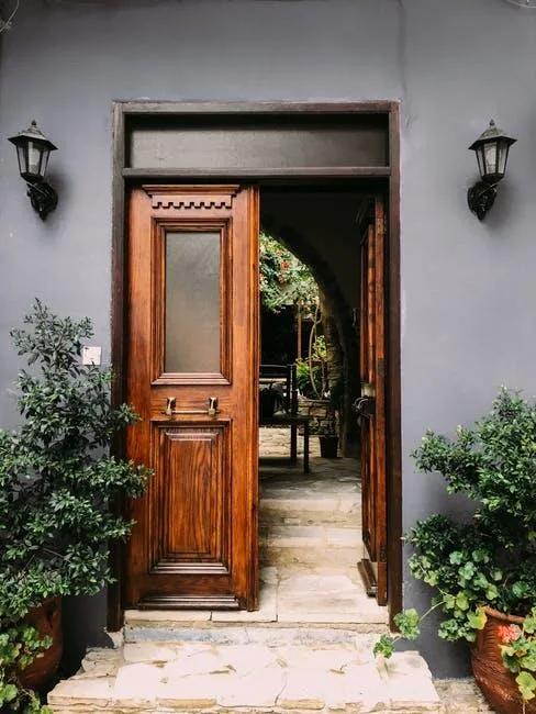 Swinging Doors in Home Interiors