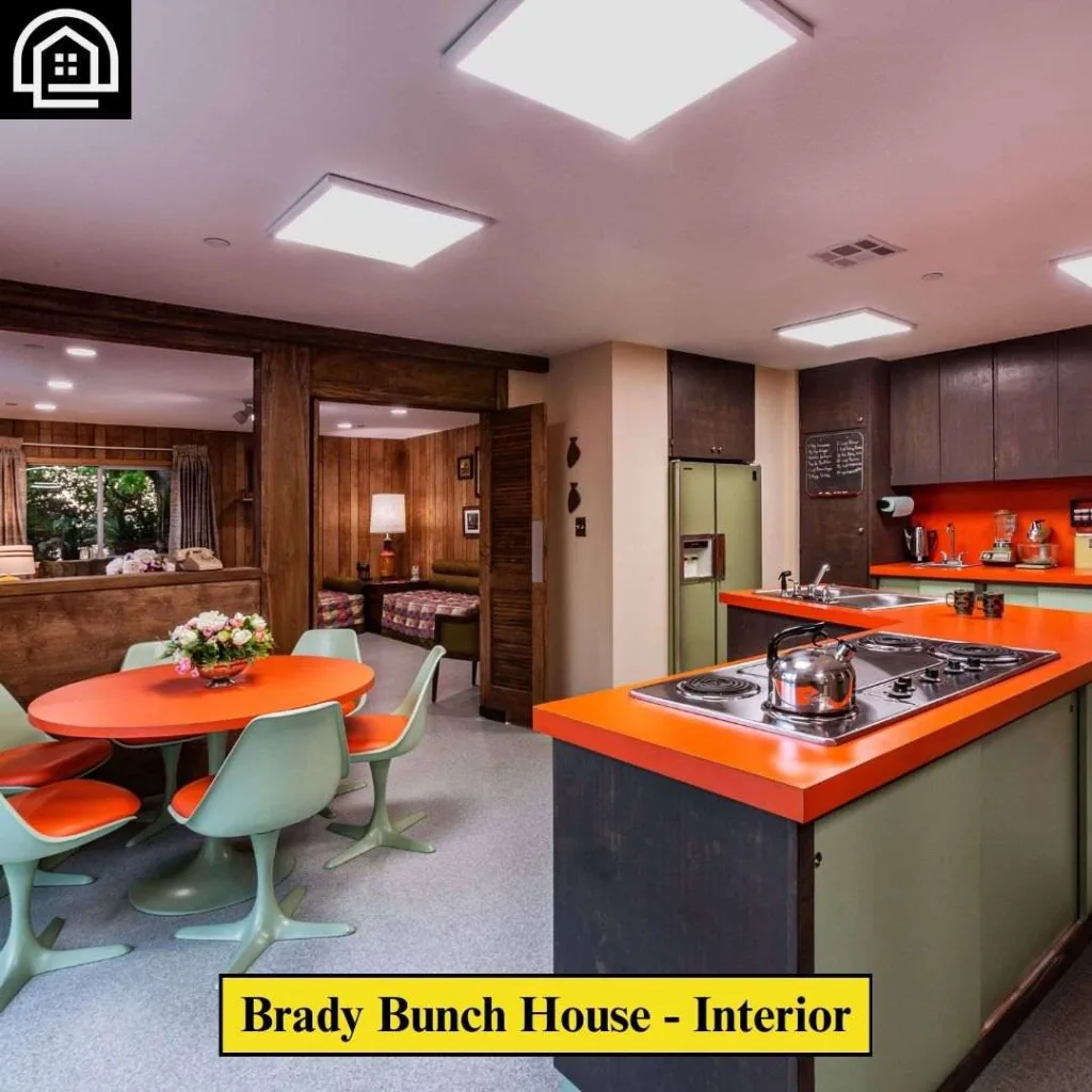 Brady Bunch House: Inside The $3.2 Million Studio City Mansion 5 Brady Bunch House Interior